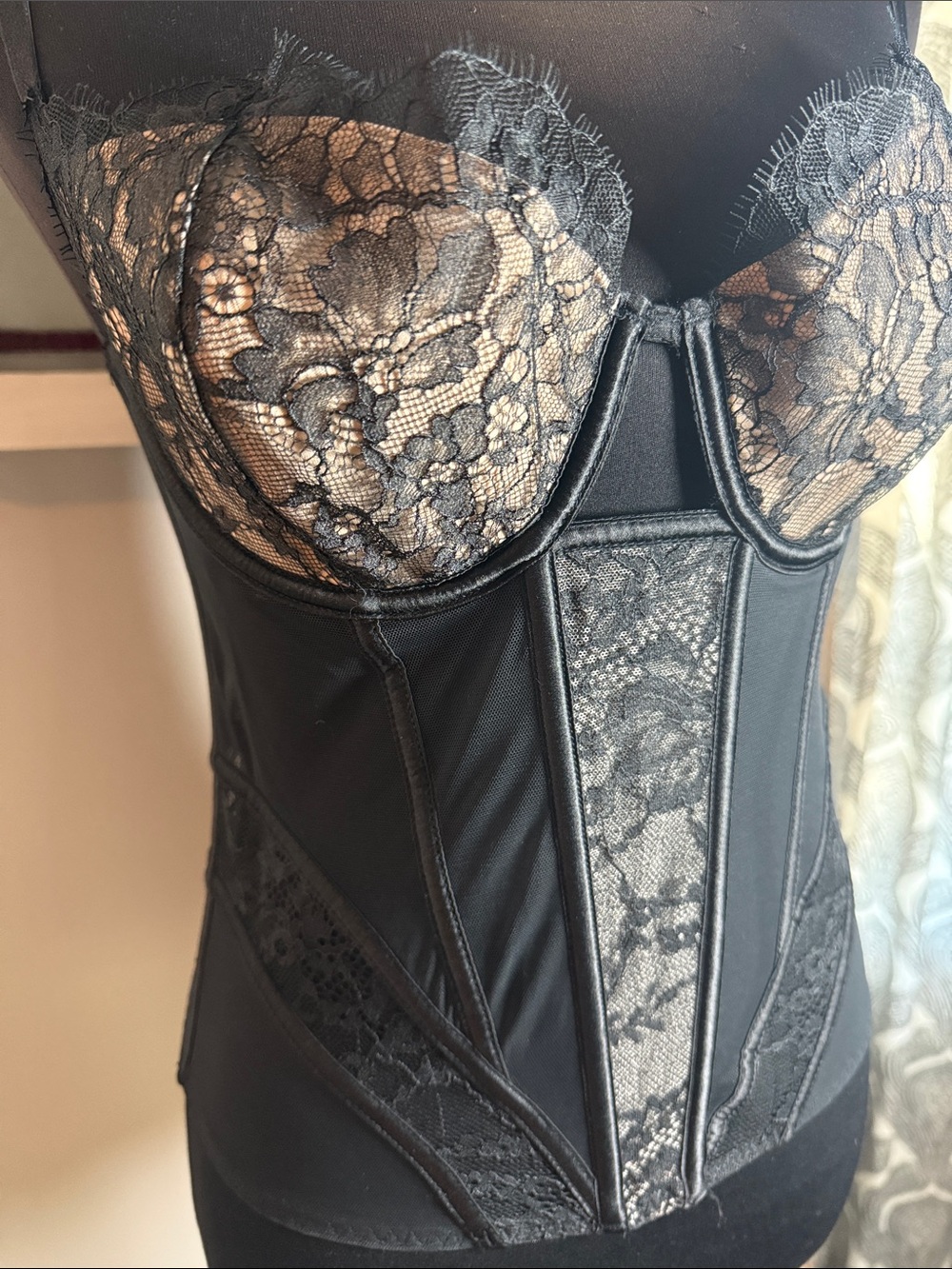 Victoria's Secret Black & Nude Lace Corset Bustier 36C - Picture 3 of 7